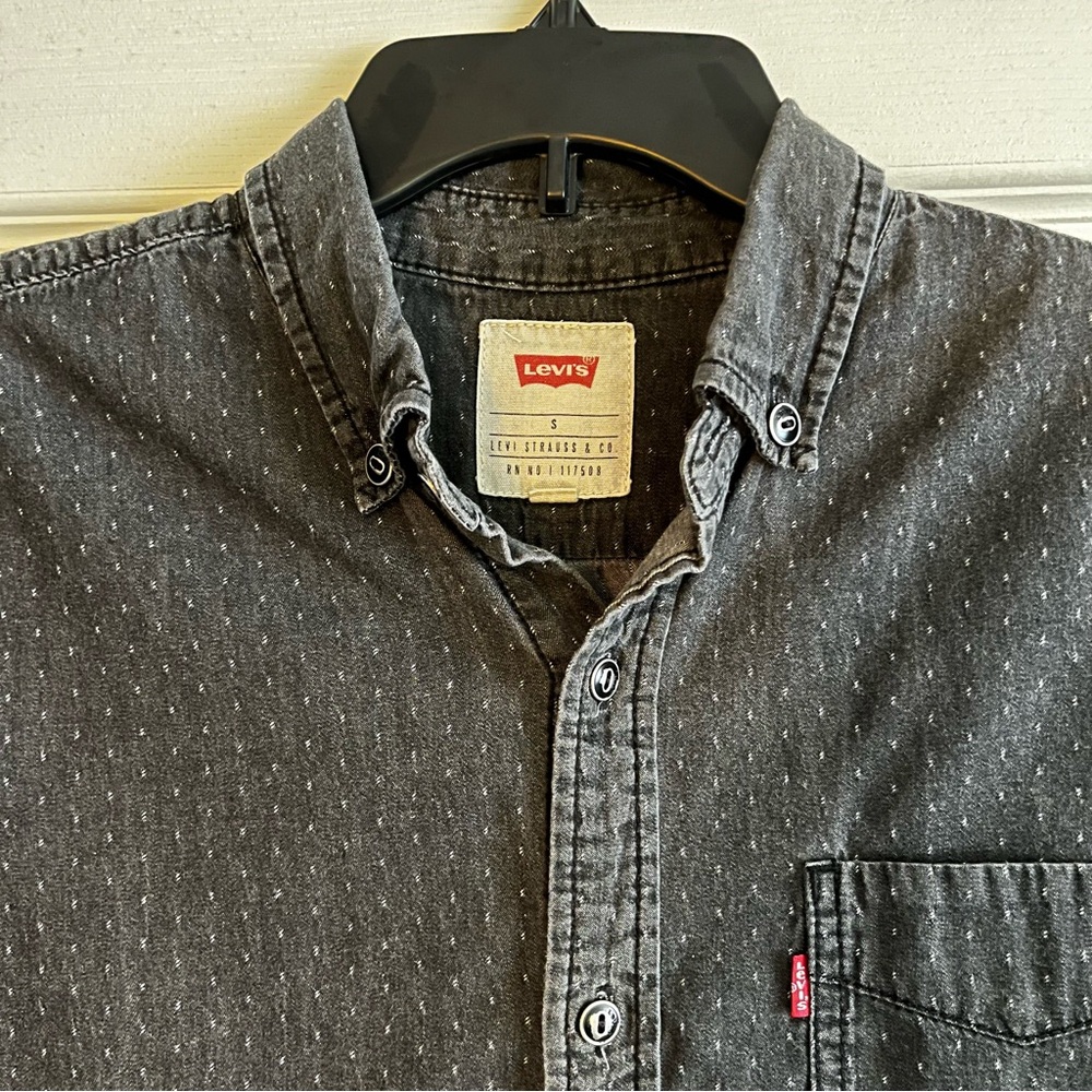 Levi's Short Sleeve Button-Down Shirt in Grey